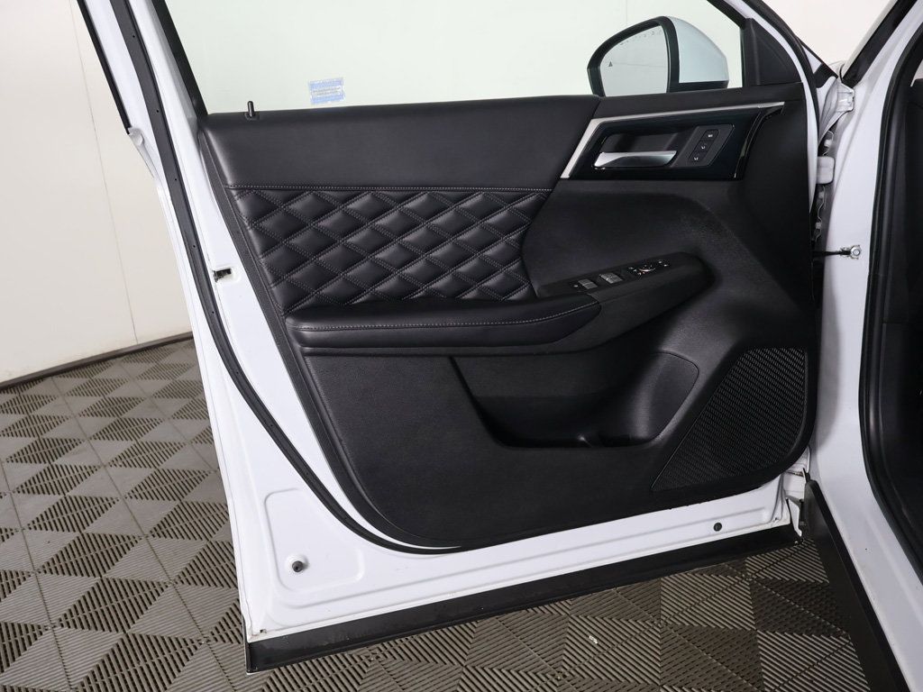 Used 2022 Mitsubishi Outlander SEL AWD/4WD image 25