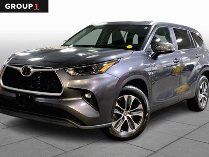 Used 2023 Toyota Highlander XLE