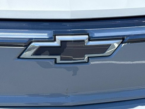 Used 2025 Chevrolet Silverado EV RST AWD/4WD image 8