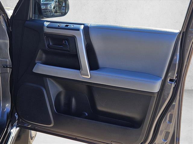 Used 2013 Toyota 4Runner SR5 w/ Convenience Pkg RWD image 10