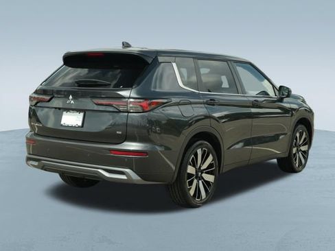 Used 2025 Mitsubishi Outlander SE FWD image 9