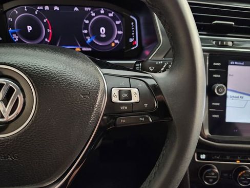 Used 2020 Volkswagen Tiguan SEL image 30