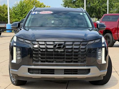 Used 2024 Hyundai Palisade SEL w/ Premium Package FWD image 2