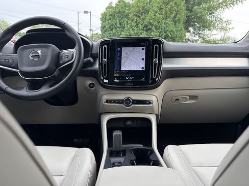 Used 2020 Volvo XC40 T5 Momentum w/ Protection Package Premier AWD/4WD image 53