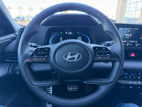 Used 2025 Hyundai Elantra Sport w/ Cargo Package FWD image 9