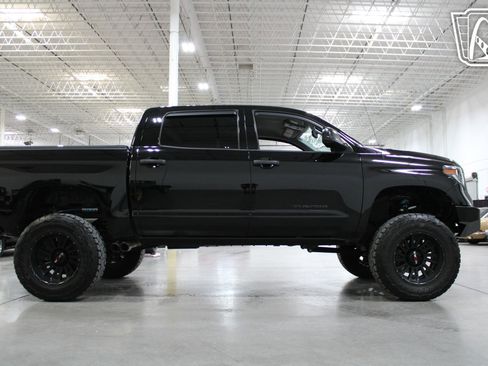 Used 2014 Toyota Tundra SR5 w/ TRD Off Road Package image 34