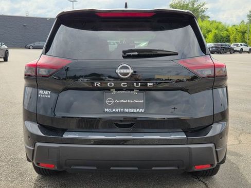 Used 2026 Nissan Rogue SV FWD image 7