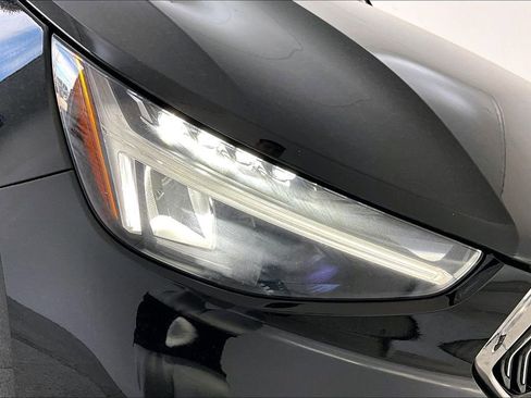 Used 2023 Volvo XC40 B5 Plus w/ Protection Package Premier image 37