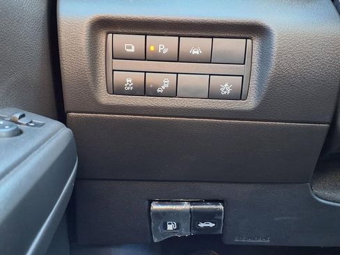 Certified 2025 Nissan Kicks Play S image 18