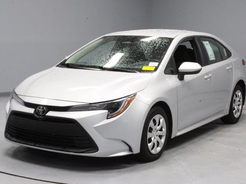 Used 2024 Toyota Corolla LE FWD image 7