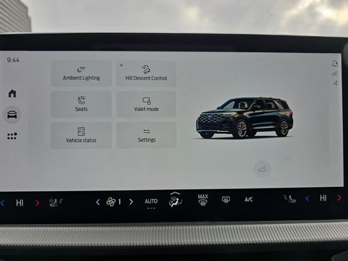 Used 2025 Ford Explorer ST image 30