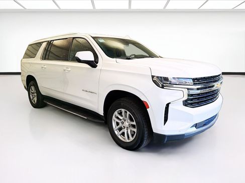 Used 2022 Chevrolet Suburban LT AWD/4WD image 3