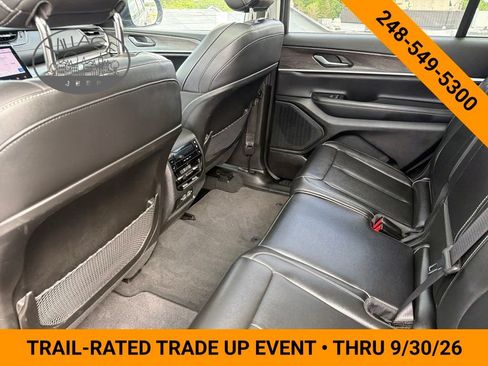 Used 2023 Jeep Grand Cherokee L Limited AWD/4WD image 10