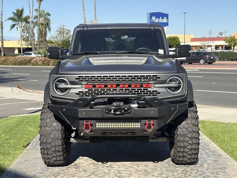 Used 2023 Ford Bronco Badlands image 2
