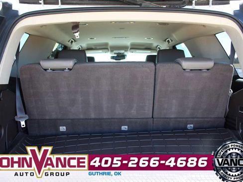 Used 2017 GMC Yukon Denali image 10