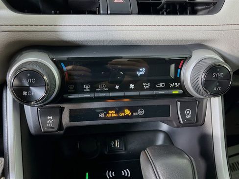 Used 2025 Toyota RAV4 XLE w/ Convenience Package FWD image 22