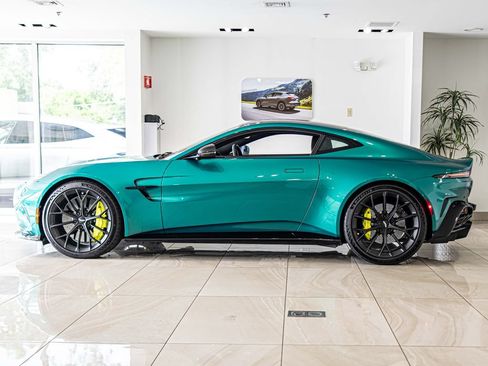 Used 2026 Aston Martin V8 Vantage Coupe RWD image 6