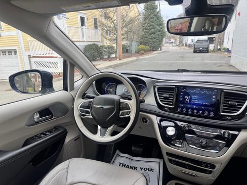 Used 2018 Chrysler Pacifica Limited w/ Advanced Safetytec Group image 38