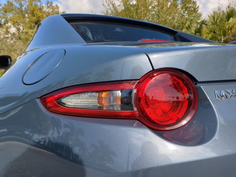 Used 2021 MAZDA MX-5 Miata RF Grand Touring image 13