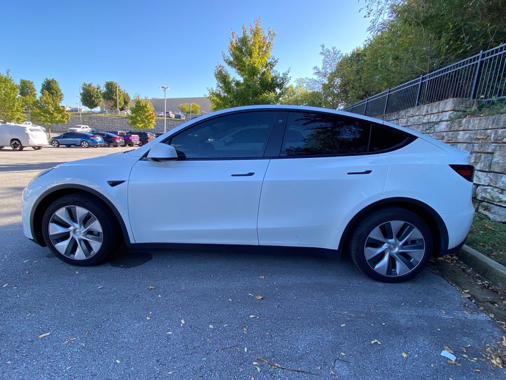 Used 2023 Tesla Model Y Long Range AWD/4WD image 4