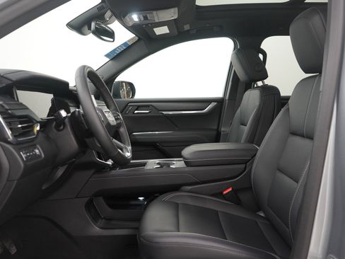 Used 2025 GMC Acadia Elevation w/ Elevation Premium Package image 23