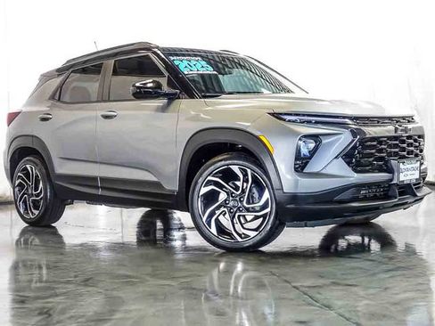 Certified 2025 Chevrolet TrailBlazer RS w/ Driver Confidence Package FWD image 2