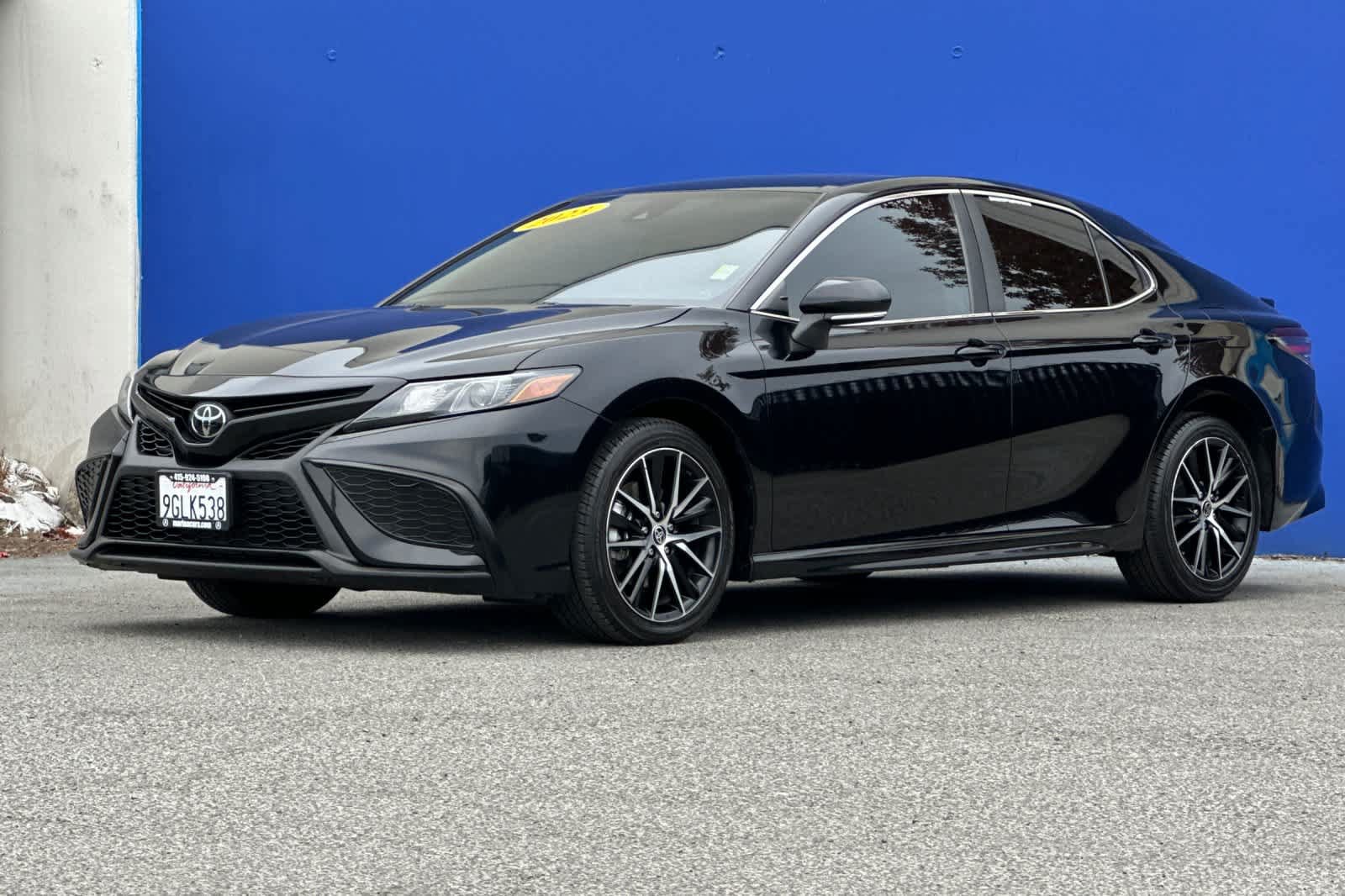 Used 2023 Toyota Camry SE FWD image 8