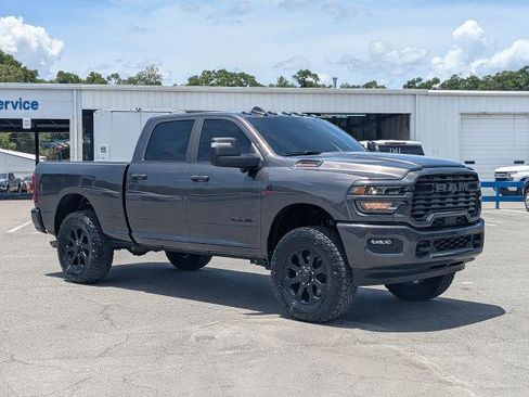 Used 2025 RAM 2500 Big Horn AWD/4WD image 1