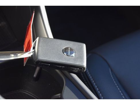 Certified 2025 Volvo XC40 B5 Core w/ Protection Package Premier image 39