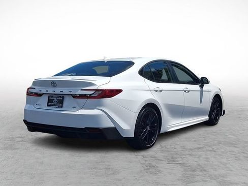 Used 2025 Toyota Camry SE FWD image 6