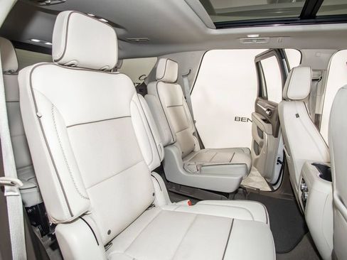 Used 2022 GMC Yukon Denali w/ Denali Premium Package AWD/4WD image 19