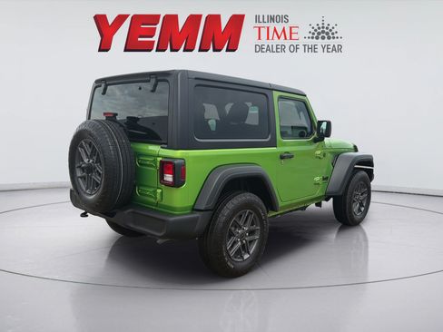Used 2025 Jeep Wrangler Sport AWD/4WD image 8