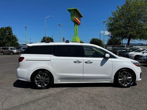 Used 2018 Kia Sedona SX Limited w/ SX Limited Prestige Package FWD image 2