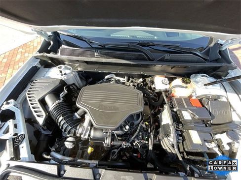 Used 2023 GMC Acadia AT4 w/ Technology Package image 28