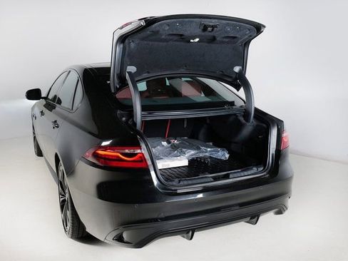 Used 2024 Jaguar XF R-Dynamic SE image 31