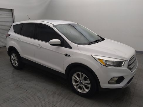 Used 2017 Ford Escape SE FWD image 11
