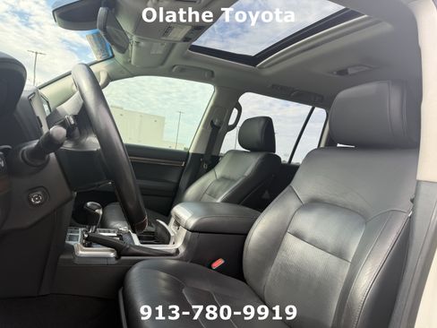 Used 2021 Toyota Land Cruiser AWD/4WD image 4