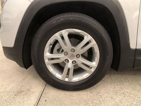 Used 2022 GMC Terrain SLE w/ Driver Convenience Package image 18