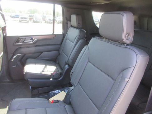 New 2026 GMC Yukon XL Denali image 12