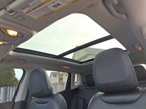 Used 2020 Jeep Compass Latitude image 14