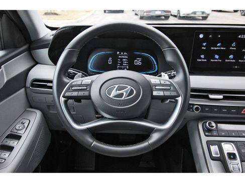 Certified 2025 Hyundai Palisade SEL FWD image 16