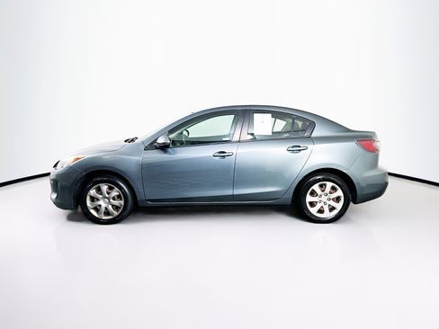 Used 2013 MAZDA MAZDA3 i SV FWD image 4