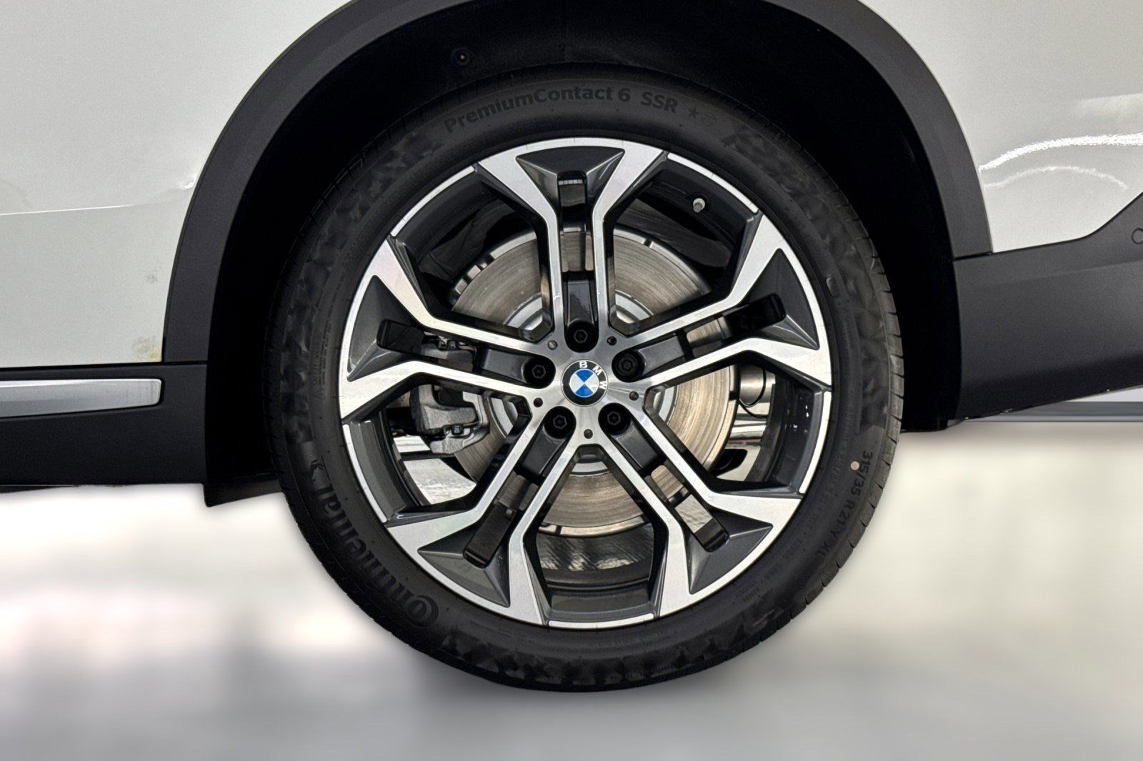 Used 2026 BMW X5 xDrive50e w/ Climate Comfort Package AWD/4WD image 12