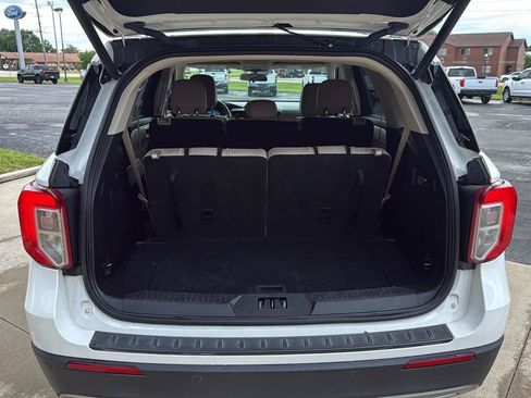 Used 2020 Ford Explorer XLT w/ Equipment Group 202A AWD/4WD image 14