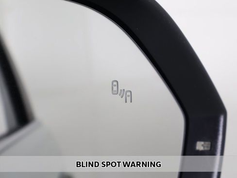 Used 2023 Volkswagen Atlas Cross Sport SE w/ Panoramic Sunroof Package image 5