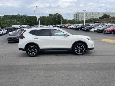 Used 2018 Nissan Rogue SL w/ Premium Package AWD/4WD image 7