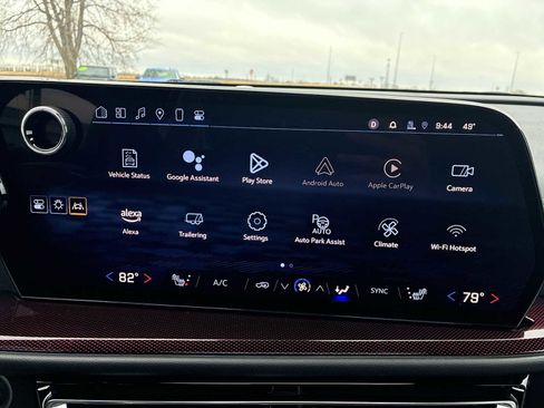 Used 2024 Chevrolet Traverse Z71 w/ Enhanced Driving Package image 13