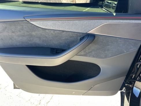 Used 2026 Tesla Model Y 2WD image 27