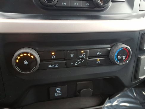 Used 2023 Ford F150 XLT AWD/4WD image 12