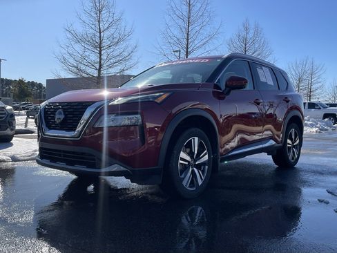 Used 2023 Nissan Rogue SL w/ SL Premium Package image 3